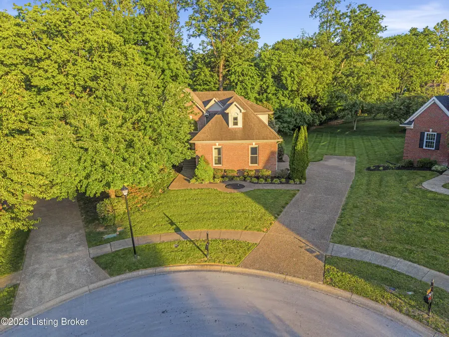 1719 Southlake Dr, Louisville, KY 40223 - #3