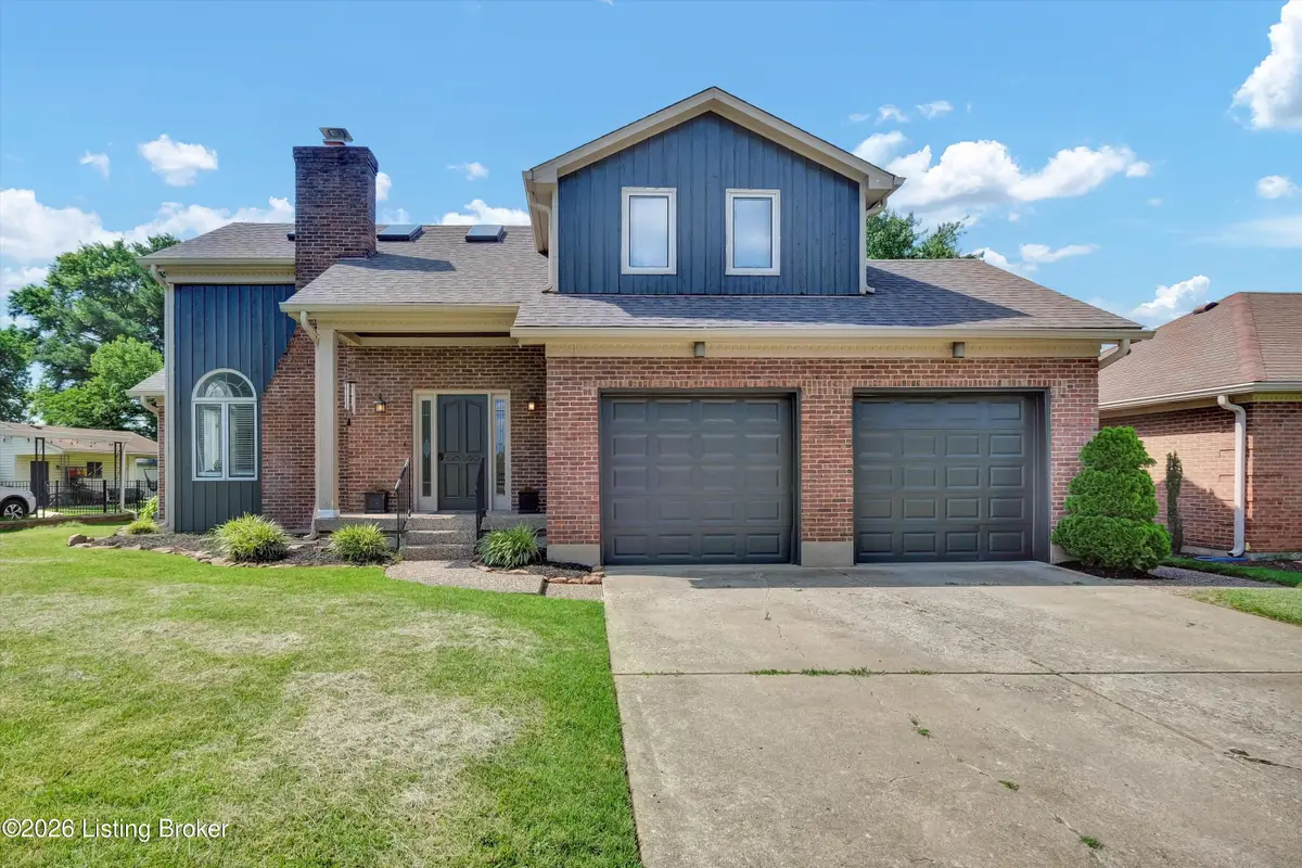 3704 Hunsinger Ln, Louisville, KY 40220 - #1