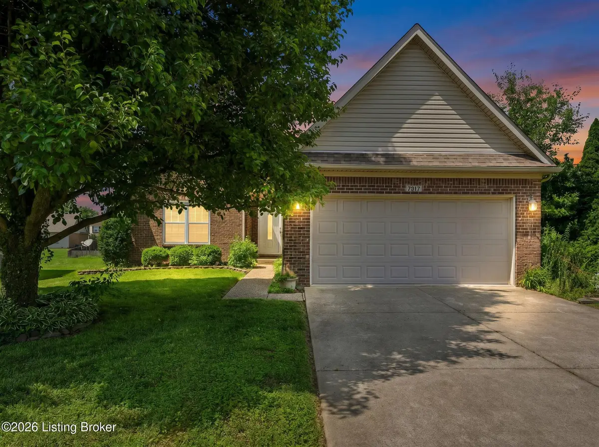 7217 Meadow Ridge Dr, Louisville, KY 40218 - #1