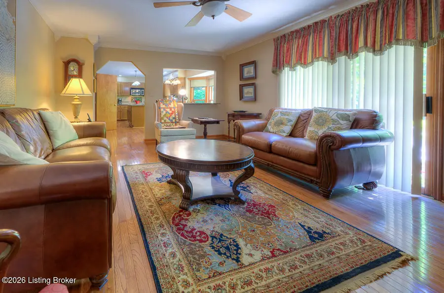 8008 Montero Dr, Prospect, KY 40059 - #3