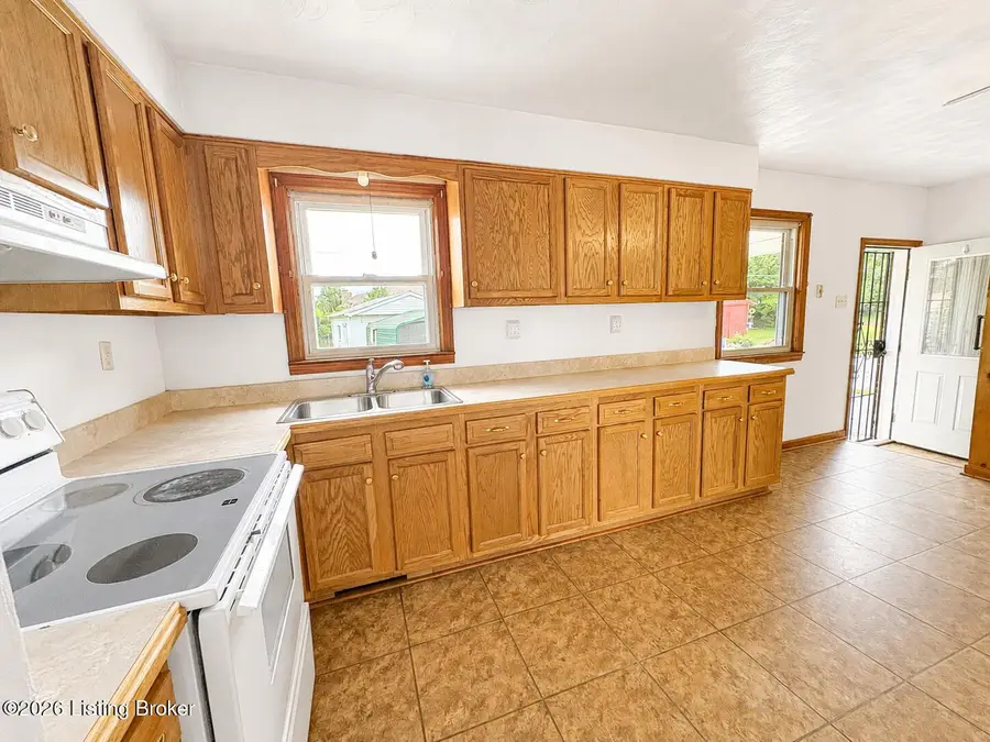 205 Carla Dr, Mount Washington, KY 40047 - #3