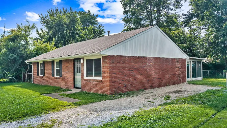 5411 Riata Dr, Louisville, KY 40218 - #2