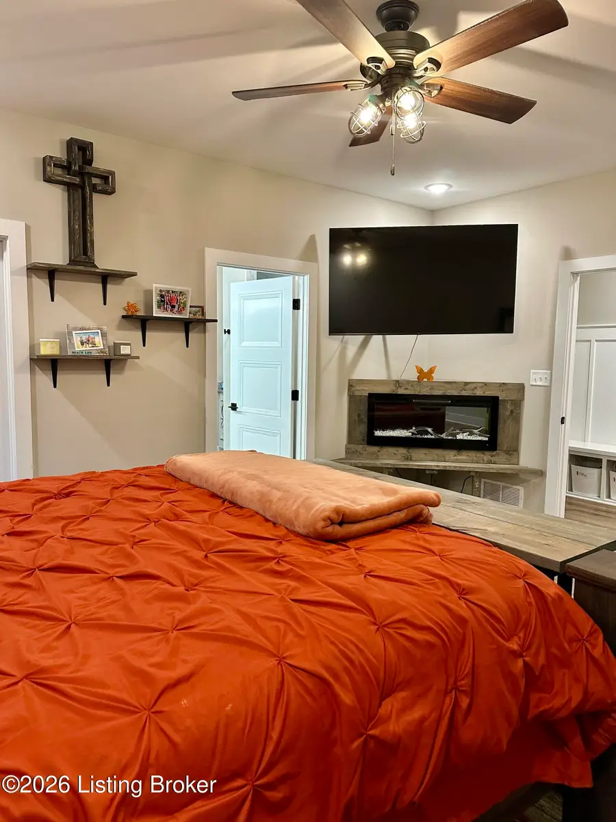 305 Summit Creek Dr, Elizabethtown, KY 42701 - #3