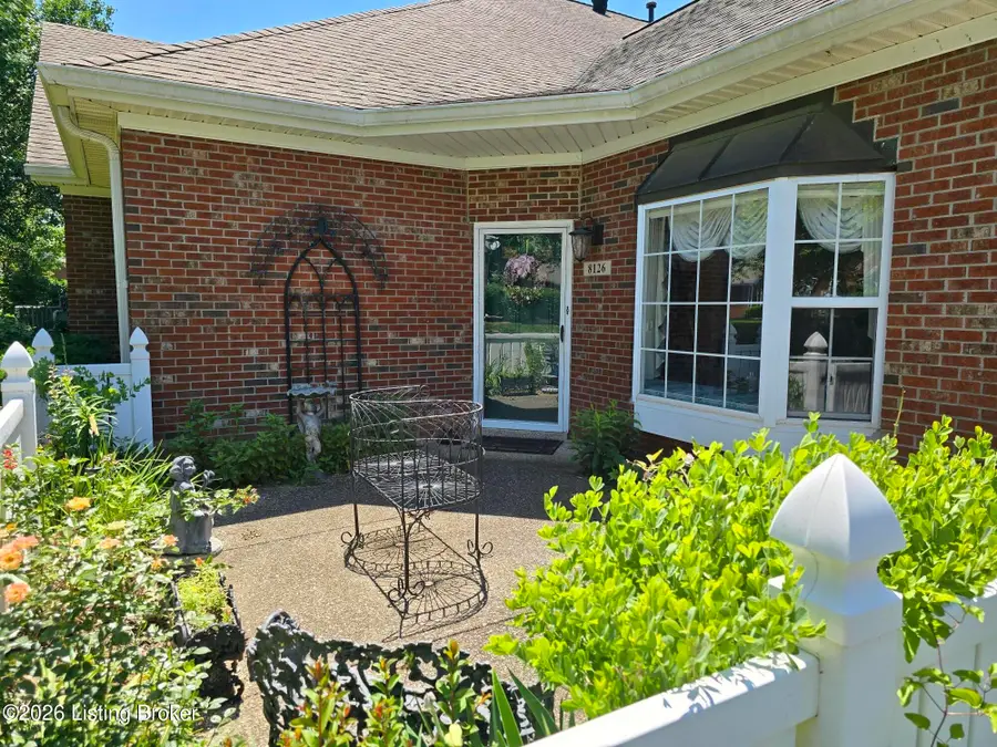 8126 Saint Andrews Village Dr, Louisville, KY 40241 - #3