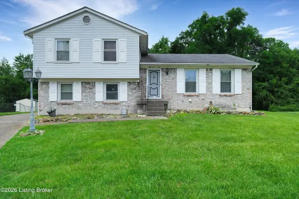 5102 Gathwright Dr, Louisville, KY 40218