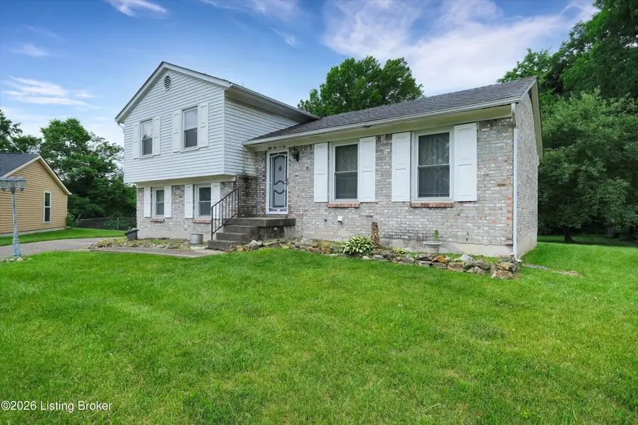 5102 Gathwright Dr, Louisville, KY 40218 - #3