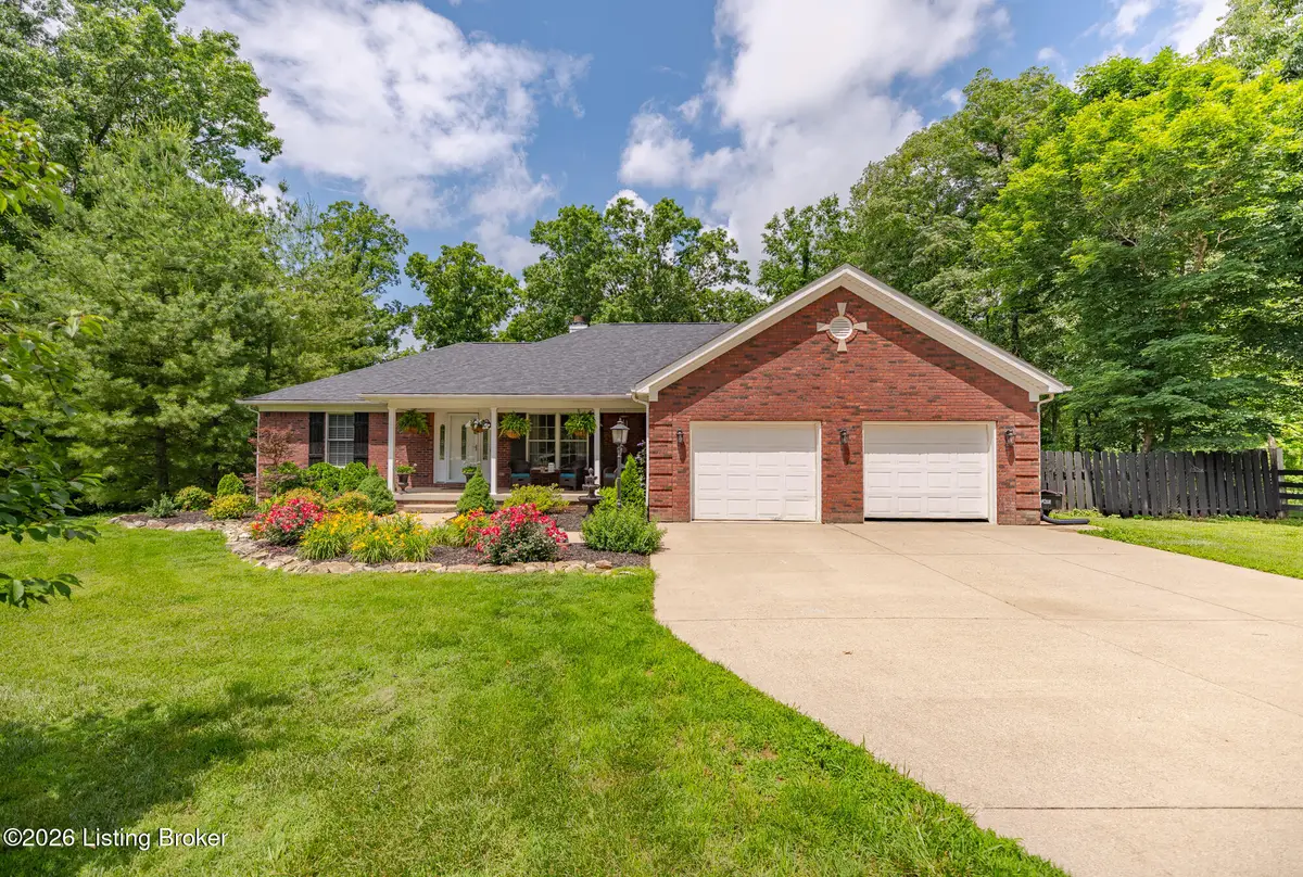 725 Hickory Woods Dr, Taylorsville, KY 40071 - #1