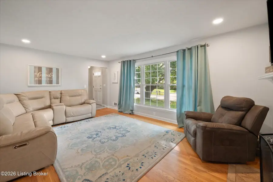 1905 Janlyn Rd, Jeffersontown, KY 40299 - #3
