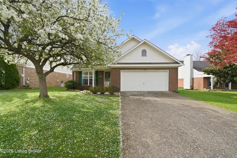 4827 Oak Pointe Dr, Louisville, KY 40245 - #2