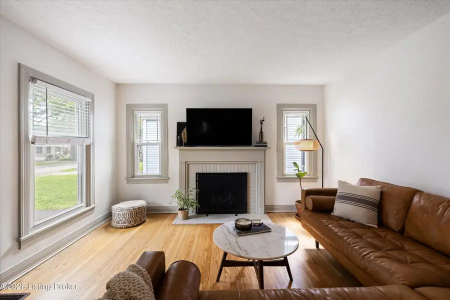 3417 Warner Ave, Louisville, KY 40207 - #2