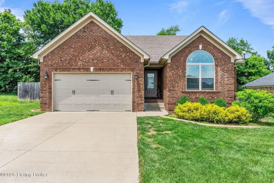 502 Meadowcrest Dr, Mount Washington, KY 40047 - #2