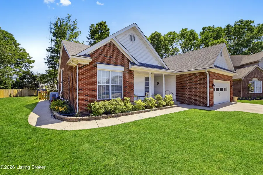 3817 Stone River Ct, Jeffersontown, KY 40299 - #2