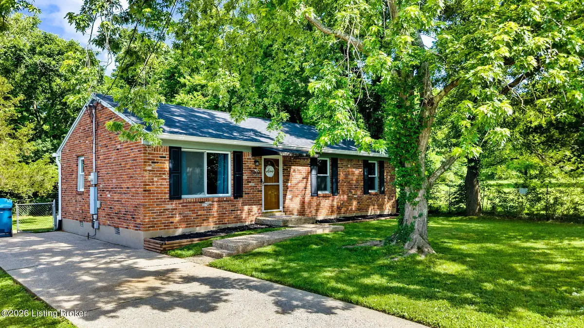 6807 Cedarwood Dr, Pewee Valley, KY 40056 - #1