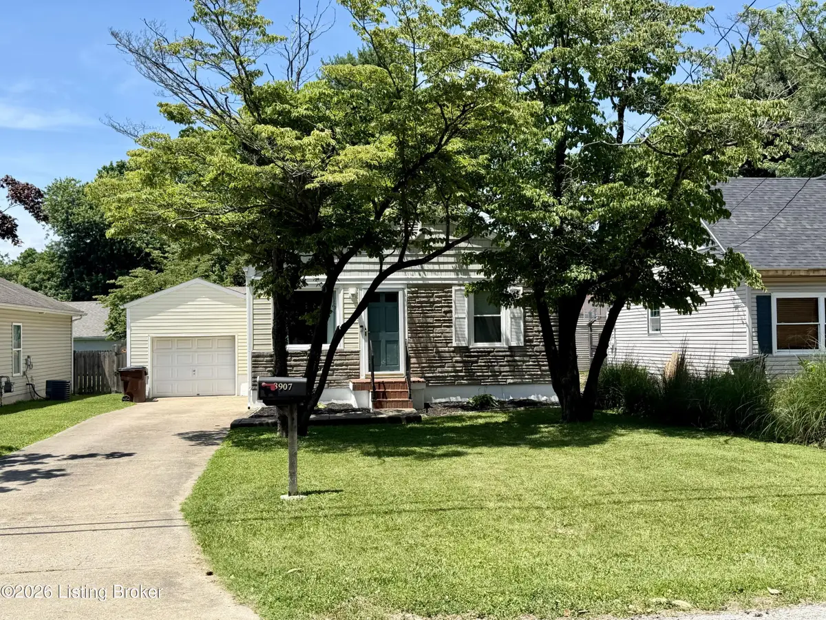 8907 Prospect St, Lyndon, KY 40242 - #1