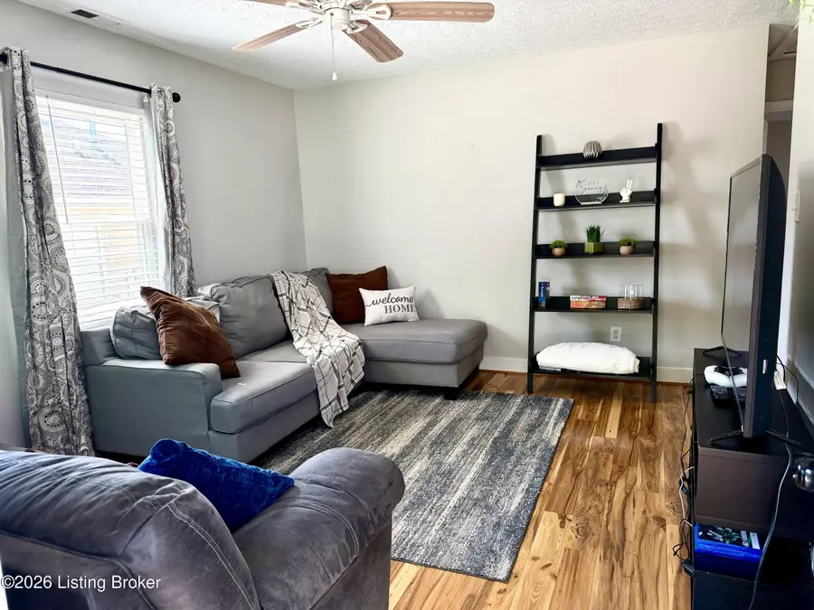 8907 Prospect St, Lyndon, KY 40242 - #3