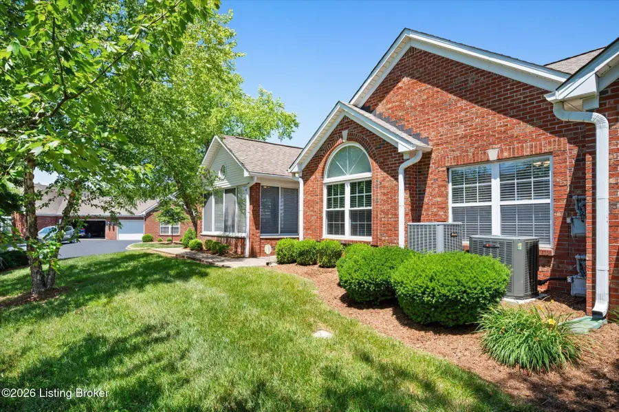 8044 Saint Andrews Village Dr, Louisville, KY 40241 - #2