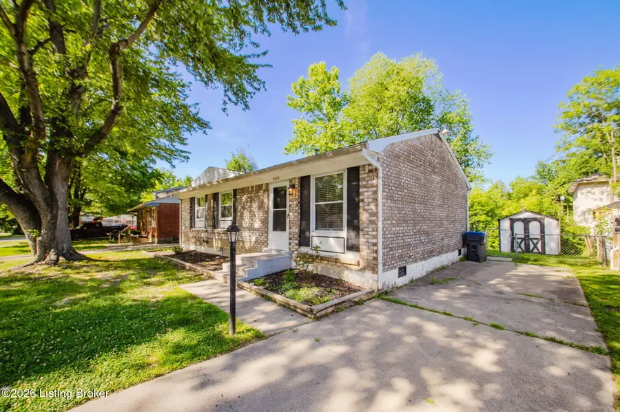 8805 Maplecreek Dr, Louisville, KY 40219 - #2