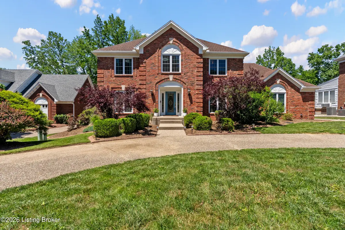 9506 Holiday Dr, Louisville, KY 40272 - #1