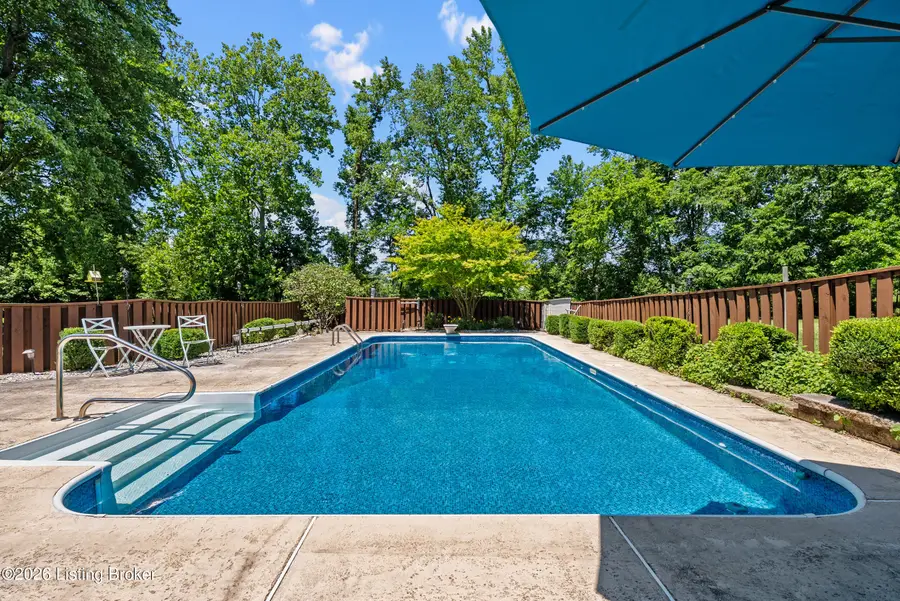 9506 Holiday Dr, Louisville, KY 40272 - #2