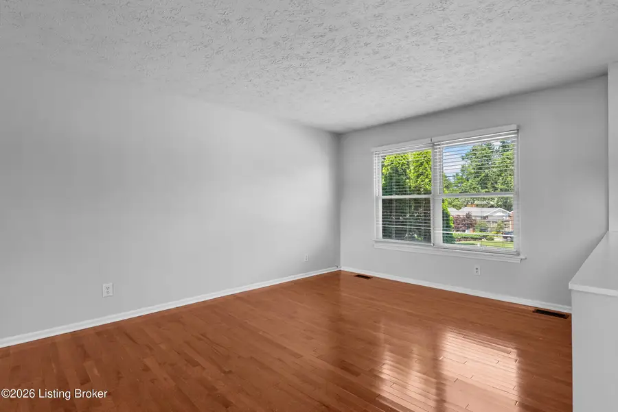 1701 Flagstaff Ct, Louisville, KY 40223 - #2