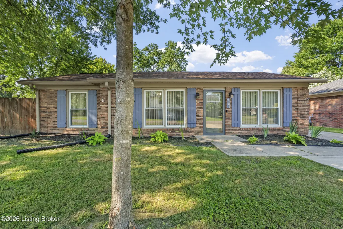 6001 Larkgrove Dr, Louisville, KY 40229 - #1