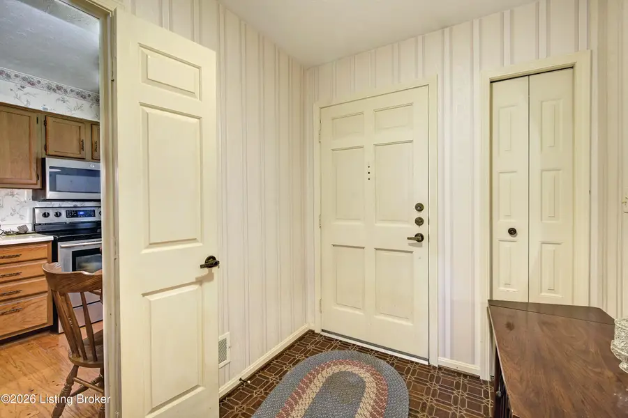 10337 Timberwood Cir, Louisville, KY 40223 - #2