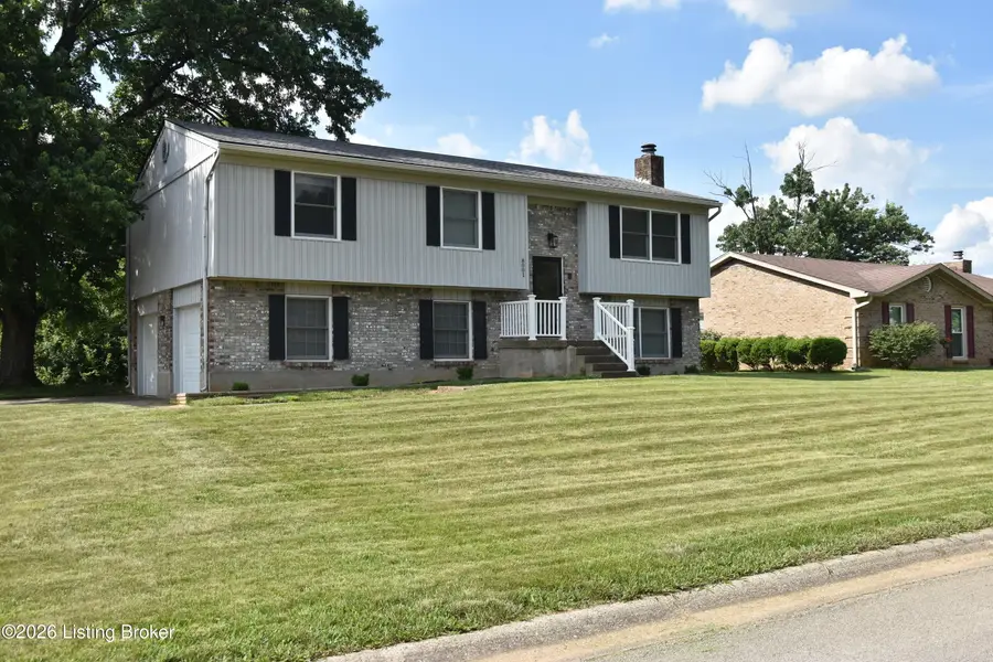 8001 Autumn Leaf Ct, Louisville, KY 40220 - #3