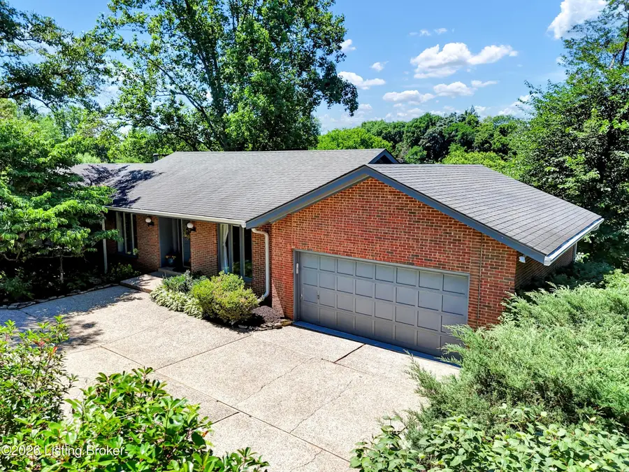 716 Fairhill Dr, Louisville, KY 40207 - #2