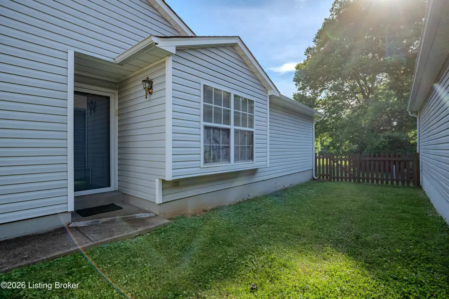 9103 Hampton Ridge Ct, Louisville, KY 40220 - #2