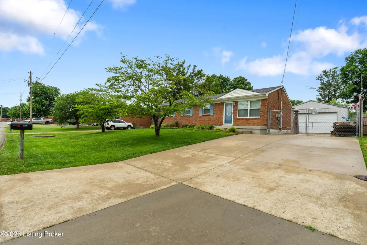 332 Glenview Rd, Louisville, KY 40229 - #1