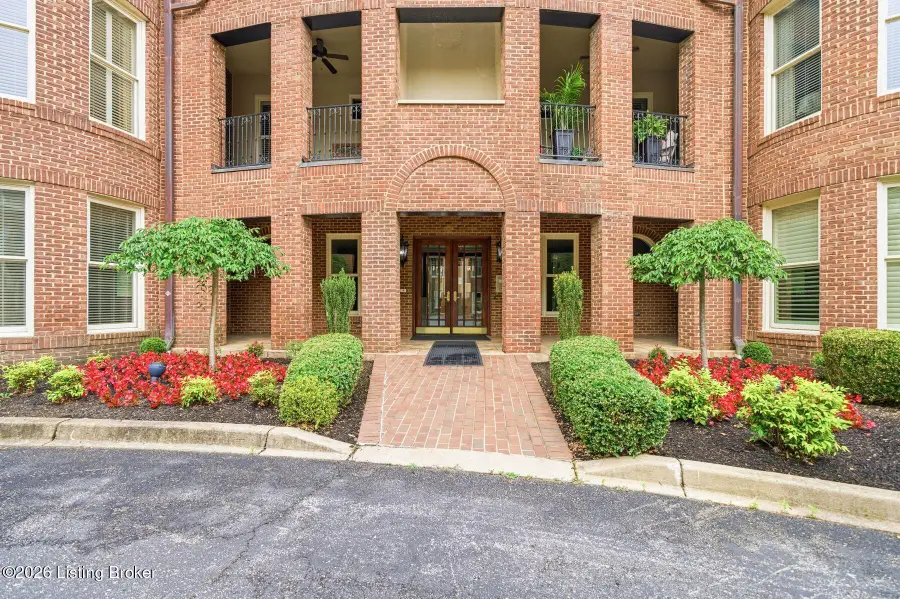 8500 Harrods Bridge Way #101, Prospect, KY 40059 - #2