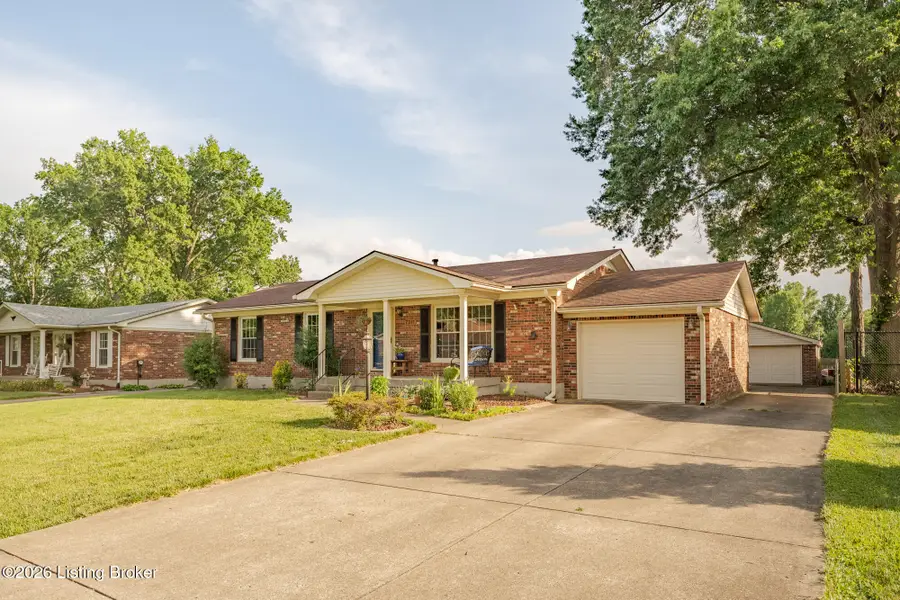 7311 Nottoway Cir, Louisville, KY 40214 - #2