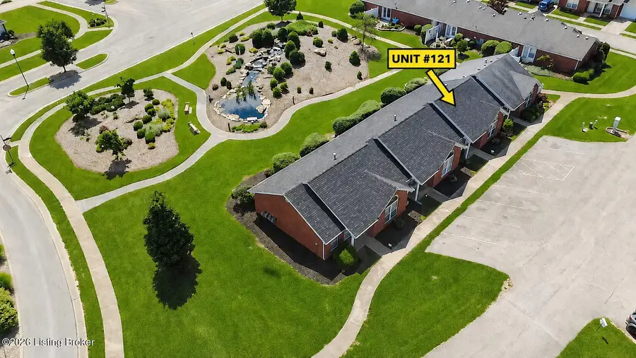 121 Woodlake Ct, Mount Washington, KY 40047 - #2