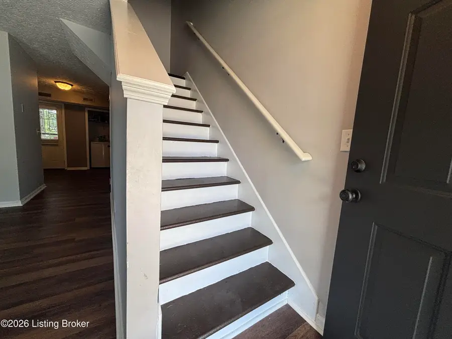 8309 Lake Superior Dr, Louisville, KY 40291 - #2
