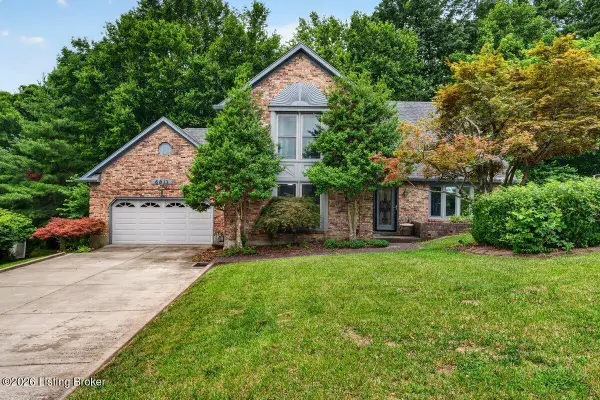 6813 Stone Hill Rd, Louisville, KY 40214