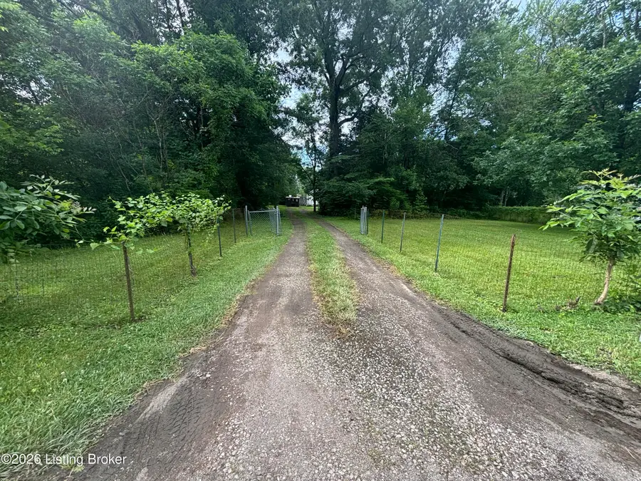 141 Birch St, Shepherdsville, KY 40165 - #3