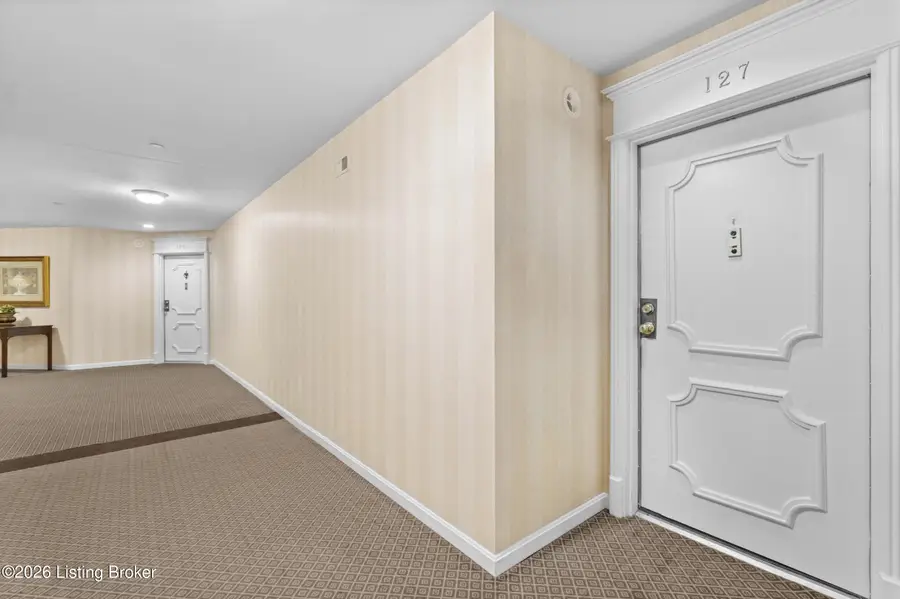 8605 Shelbyville Rd #127, Louisville, KY 40222 - #3