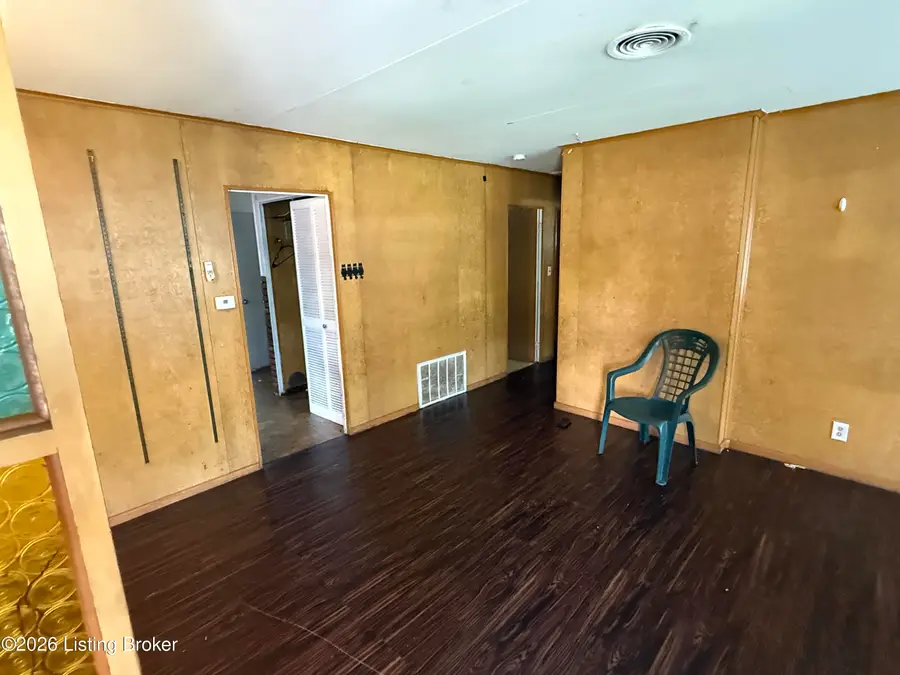 221 Welburn Dr, Louisville, KY 40218 - #3