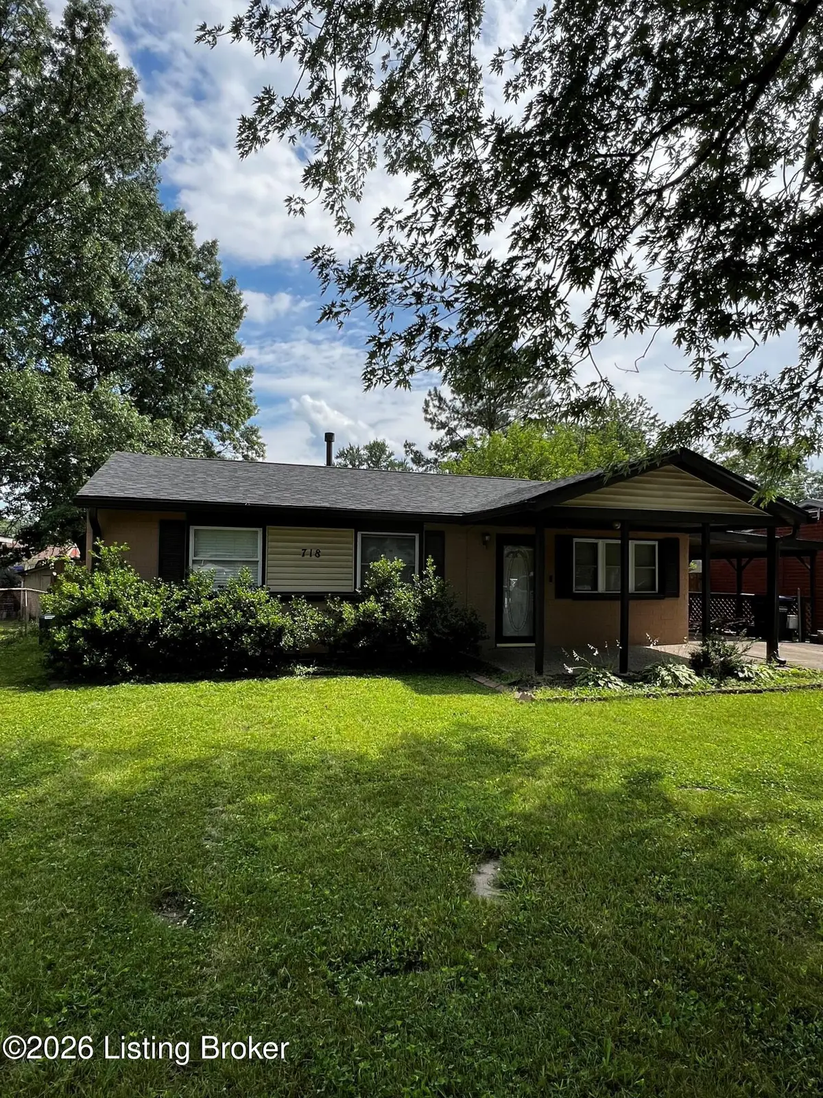 718 Glengarry Dr, Fairdale, KY 40118 - #1