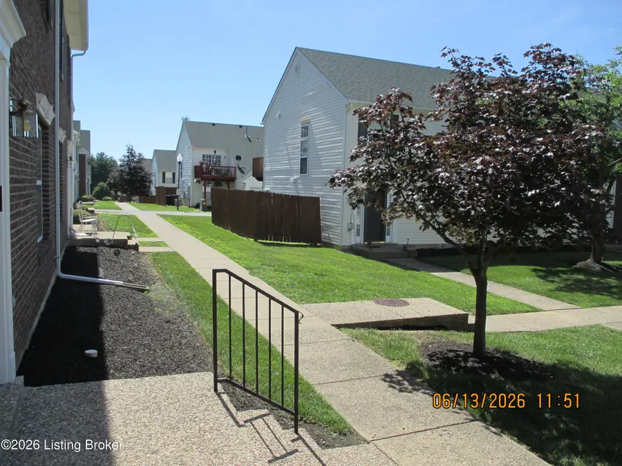 9526 Bayberry Green Ln Ln, Louisville, KY 40291 - #3