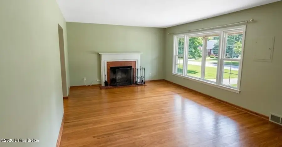 206 Bramton Rd, Louisville, KY 40207 - #2