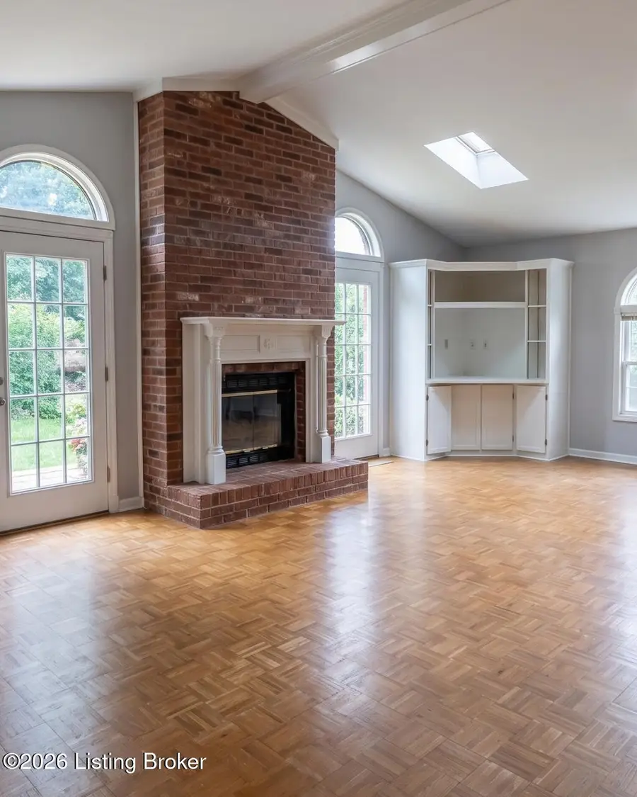 206 Bramton Rd, Louisville, KY 40207 - #3