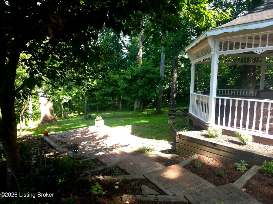 205 W Chestnut St, Leitchfield, KY 42754 - #3