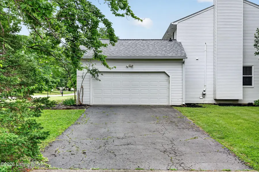 8905 Wooded Glen Rd, Louisville, KY 40220 - #3
