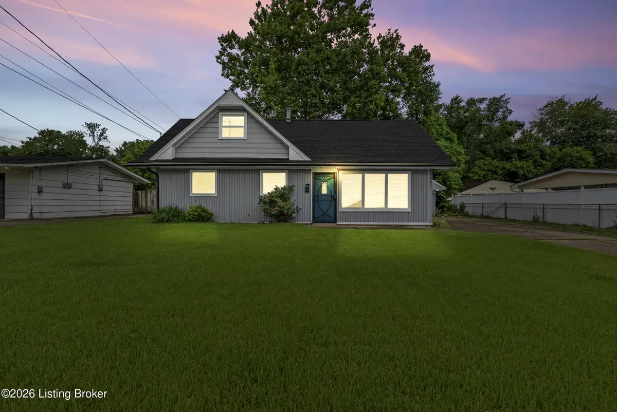9903 Ponder Ln, Louisville, KY 40272 - #1