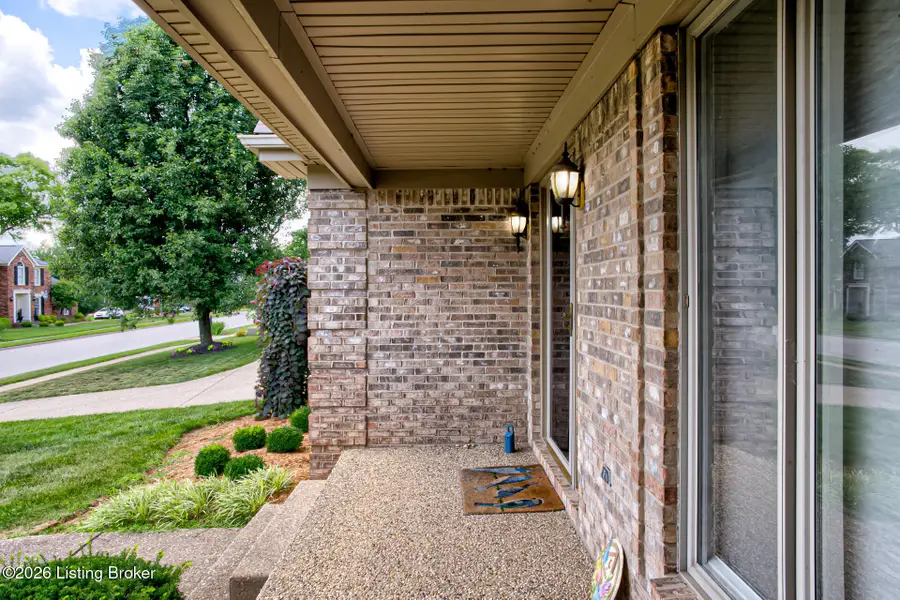 1421 Twin Ridge Rd, Louisville, KY 40242 - #3