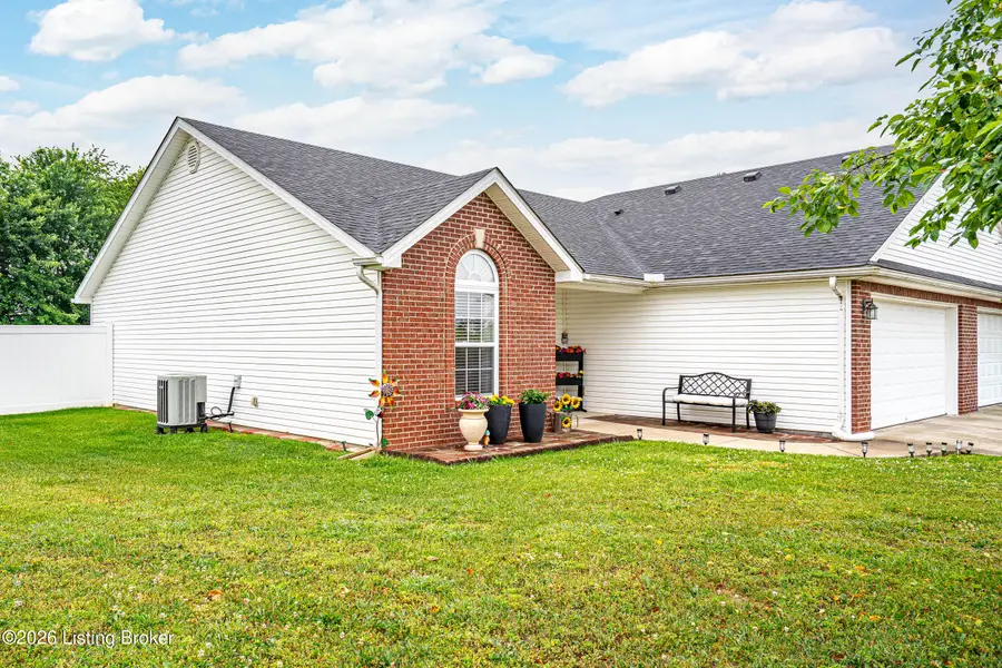 144 Applewood Ln, Elizabethtown, KY 42701 - #2