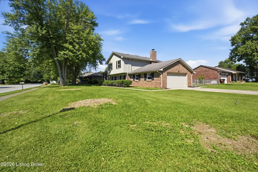 4767 Shenandoah Dr, Louisville, KY 40241 - #2