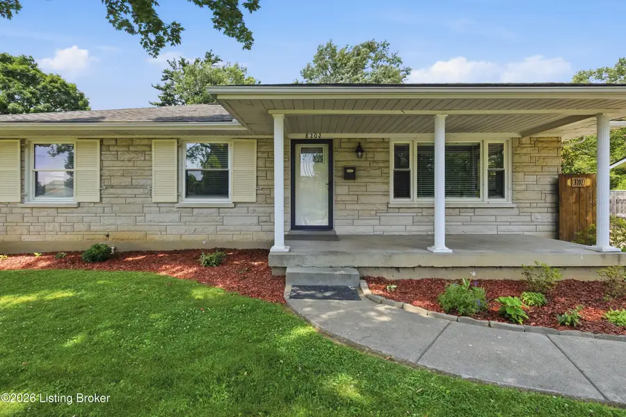 8202 Devonshire Dr, Louisville, KY 40258 - #3