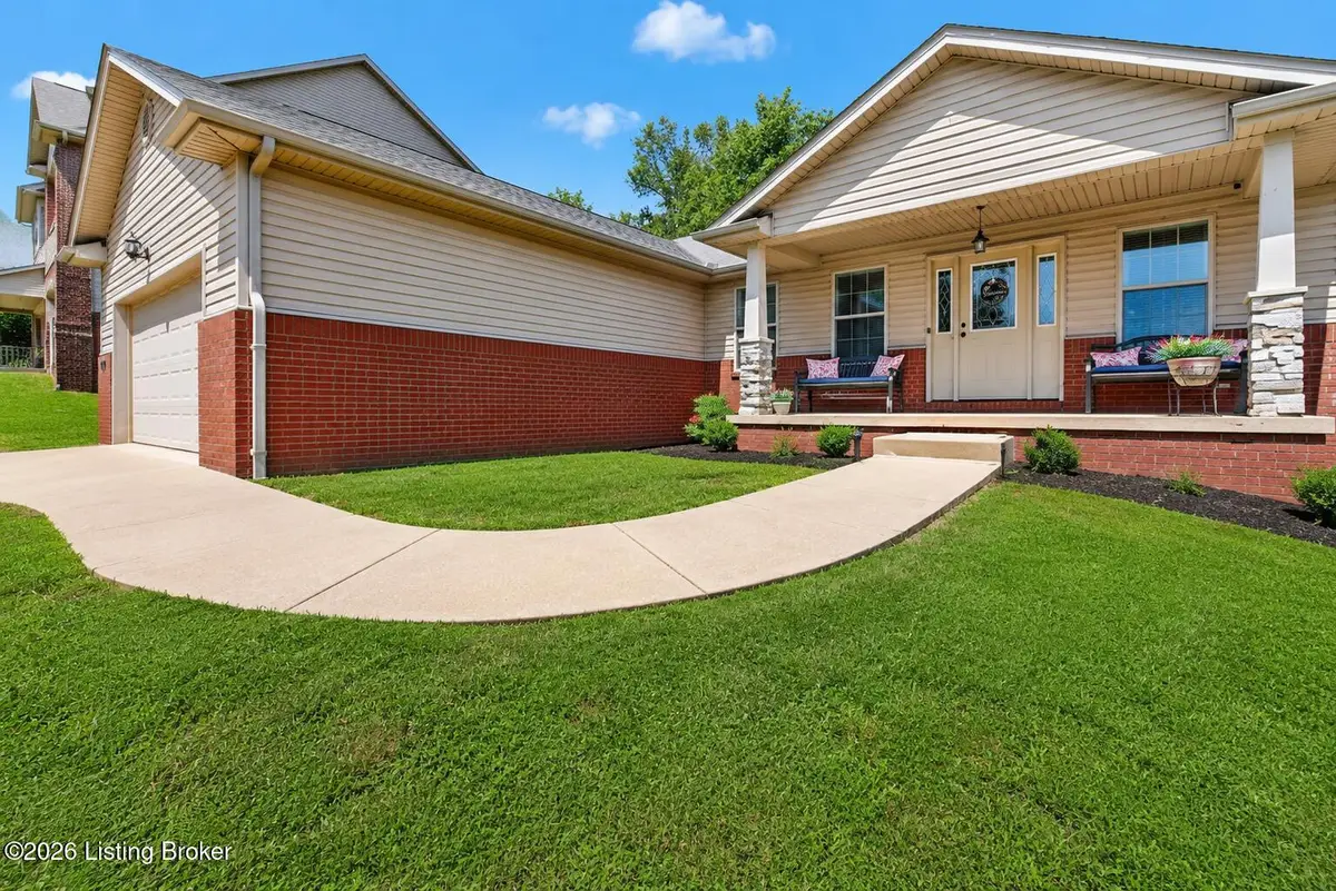116 Vineland Parkway Dr, Vine Grove, KY 40175 - #1